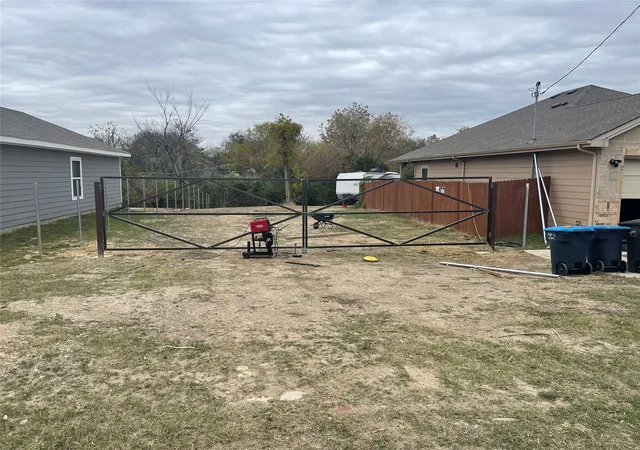 Land for sale at 1039 E Magnolia Ave, Fort Worth, TX 76104 | MLS# 21202157