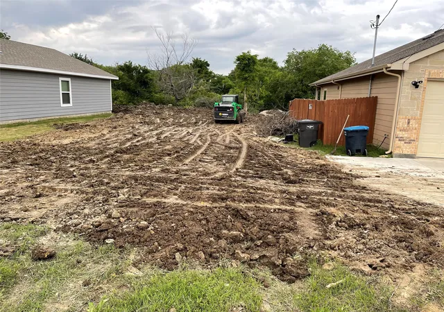 Photo 2 of Land for sale at 1039 E Magnolia Ave, Fort Worth, TX 76104 | MLS# 21202157 | Listing updated on 2026-10-06