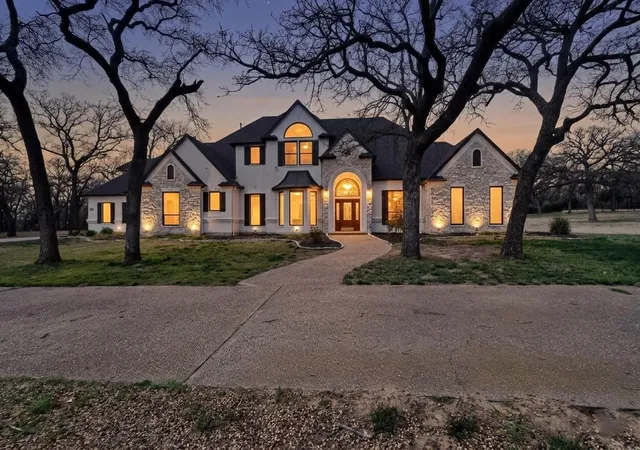 Photo 2 of Single family home for sale at 531 E Hickory Ridge Cir, Argyle, TX 76226 | MLS# 21200939 | Listing updated on 2026-08-24