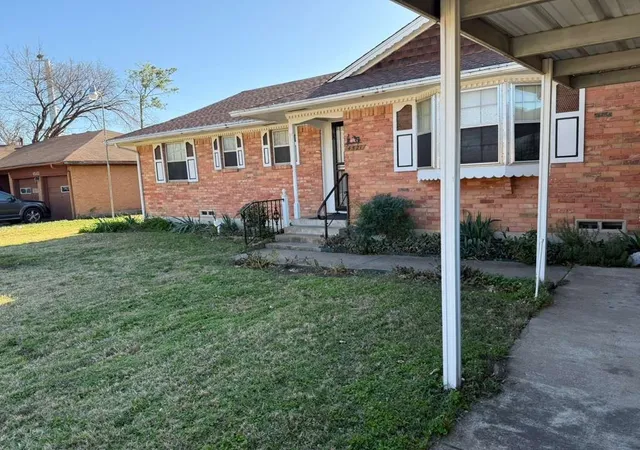 Photo 2 of Single family home for sale at 4521 Orleander Trl, Mesquite, TX 75150 | MLS# 21202214 | Listing updated on 2026-08-24