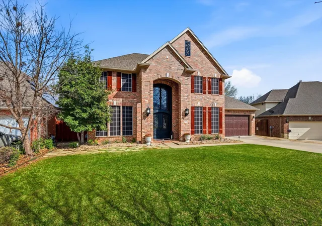 Photo 2 of Single family home for sale at 122 Shasta Dr, Lake Dallas, TX 75065 | MLS# 21199250 | Listing updated on 2026-08-30