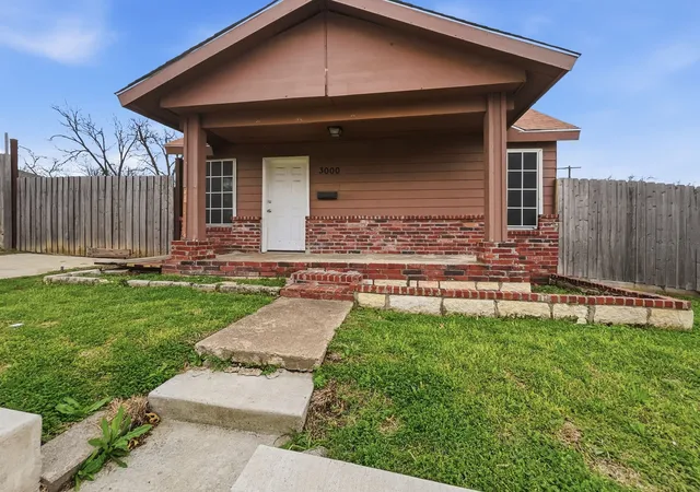 Photo 2 of Single family home for sale at 3000 Avenue M, Fort Worth, TX 76105 | MLS# 21202152 | Listing updated on 2026-08-18