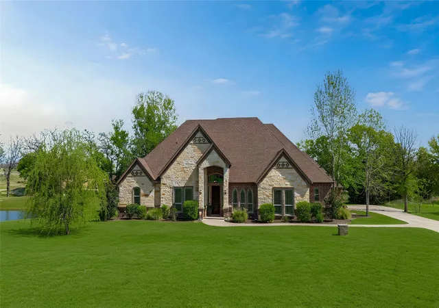 Photo 1 of Single family home for sale at 209 Ellis Creek Dr, Weatherford, TX 76085 | MLS# 21202197 | Listing updated on 2026-08-23