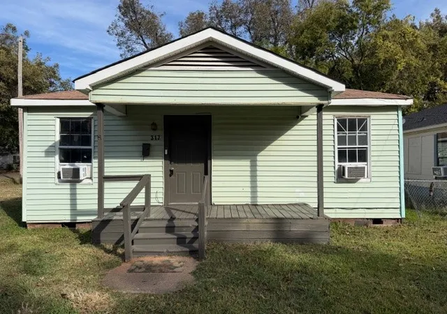 Homes for sale in Bossier City, LA | 317 Kelly St, Bossier City, LA 71111 | MLS# 21201955