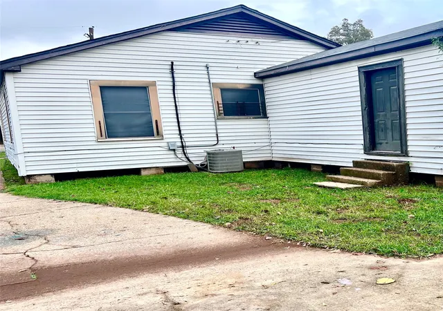 Homes for sale in Bossier City, LA | 504 Yarborough St, Bossier City, LA 71111 | MLS# 21201957