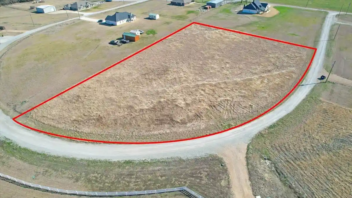 Photo 1 of Land for sale at 301 Marshall Cir, Whitewright, TX 75491 | MLS# 21202447 | Listing updated on 2026-06-08