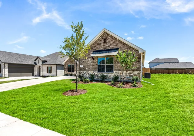 Photo 1 of Single family home for sale at 431 Maltese, Red Oak, TX 75154 | MLS# 21202489 | Listing updated on 2026-09-03