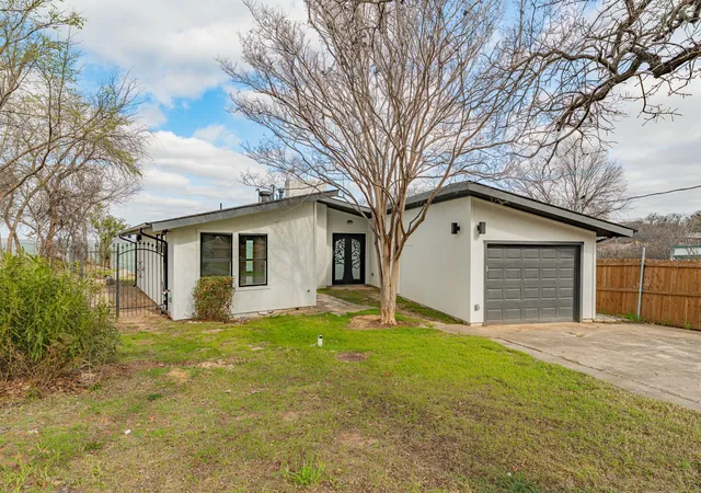 Photo 3 of Single family home for sale at 8245 Eagle Mountain Cir, Fort Worth, TX 76135 | MLS# 21197877 | Listing updated on 2026-10-01