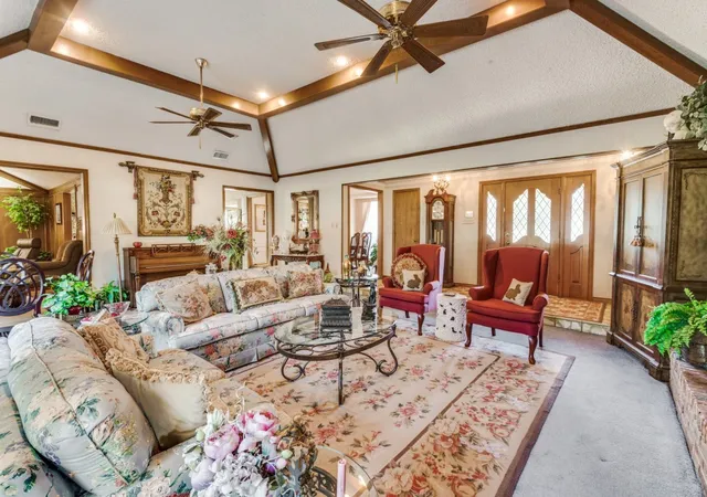 Photo 3 of Sale Pending at 621 San Juan Ct, Irving, TX 75062 | MLS# 21200642 | Listing updated on 2026-07-20
