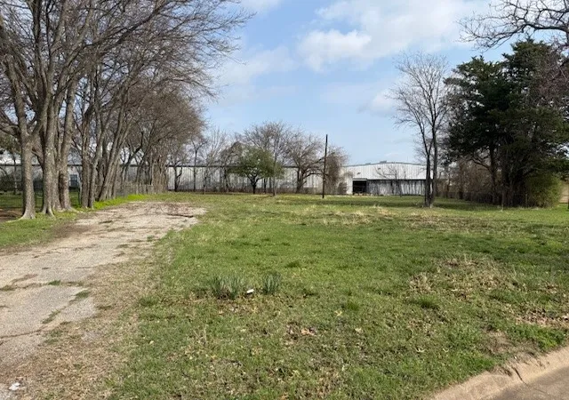 Homes for sale in Sherman, TX | 1617 E Nall St, Sherman, TX 75090 | MLS# 21202425