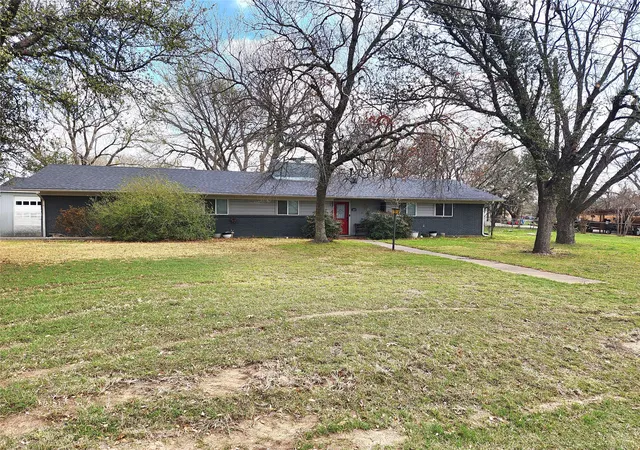 Photo 2 of Sale Pending at 204 Ranch House Rd, Willow Park, TX 76087 | MLS# 21202686 | Listing updated on 2026-07-26