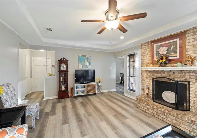 Photo 4 of Single family home for sale at 710 Waynelee Dr, Lancaster, TX 75146 | MLS# 21202717 | Listing updated on 2026-07-24
