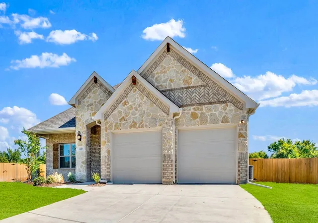 Photo 3 of Single family home for sale at 440 Steppe, Red Oak, TX 75154 | MLS# 21202757 | Listing updated on 2026-09-25