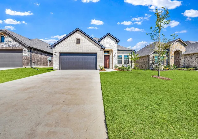Photo 2 of Single family home for sale at 452 Steppe, Red Oak, TX 75154 | MLS# 21202776 | Listing updated on 2026-09-25