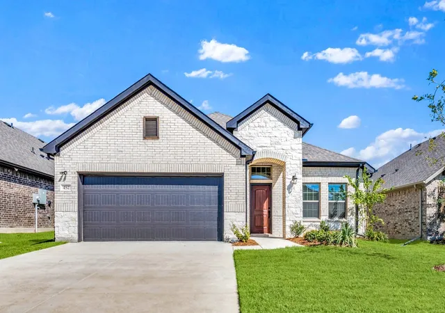 Photo 4 of Single family home for sale at 452 Steppe, Red Oak, TX 75154 | MLS# 21202776 | Listing updated on 2026-09-25
