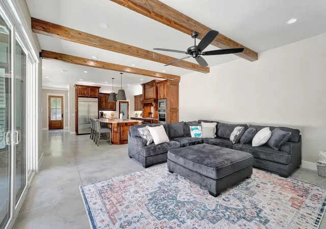 Photo 3 of Single family home for sale at 516 W Spring St, Weatherford, TX 76086 | MLS# 21202785 | Listing updated on 2026-07-20