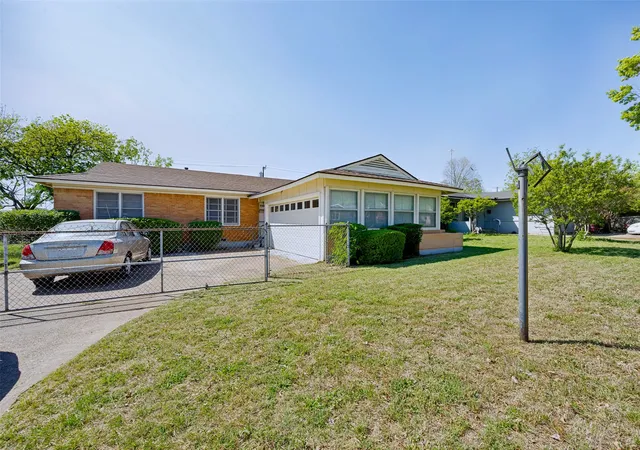 Photo 1 of Single family home for sale at 4123 Huckleberry Cir, Dallas, TX 75216 | MLS# 21202818 | Listing updated on 2026-10-05
