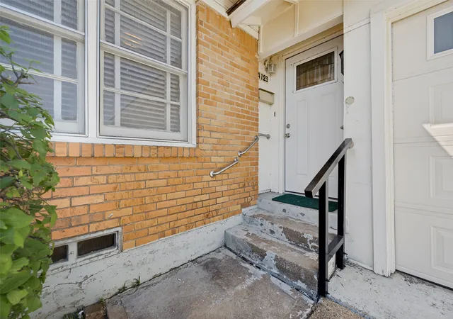 Photo 3 of Single family home for sale at 4123 Huckleberry Cir, Dallas, TX 75216 | MLS# 21202818 | Listing updated on 2026-10-05