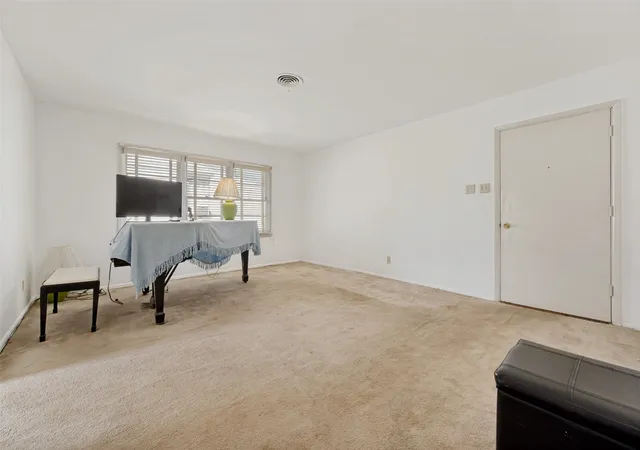 Photo 3 of Single family home for sale at 4123 Huckleberry Cir, Dallas, TX 75216 | MLS# 21202818 | Listing updated on 2026-10-05