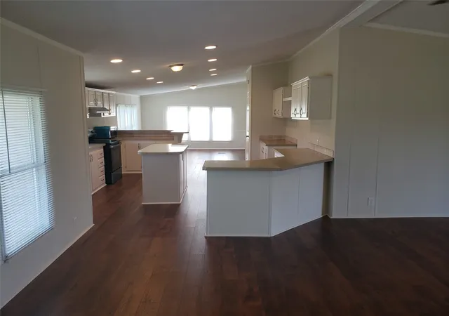 Photo 3 of Manufactured home for sale at 7299 Deer Trl, Shreveport, LA 71107 | MLS# 21202931 | Listing updated on 2026-08-03