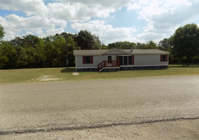 Photo 2 of Manufactured home for sale at 3450 Sarra Ln, Springtown, TX 76082 | MLS# 21202944 | Listing updated on 2026-07-19