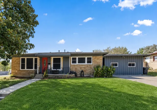Photo 2 of Single family home for sale at 4224 Normandy Rd, Fort Worth, TX 76103 | MLS# 21196196 | Listing updated on 2026-09-28