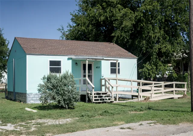 Photo 1 of Single family home for sale at 403 S Live Oak St, San Saba, TX 76877 | MLS# 21203010 | Listing updated on 2026-08-25