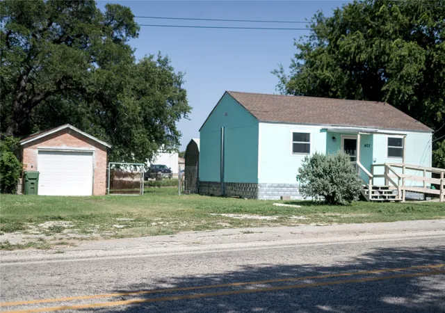 Photo 2 of Single family home for sale at 403 S Live Oak St, San Saba, TX 76877 | MLS# 21203010 | Listing updated on 2026-08-25