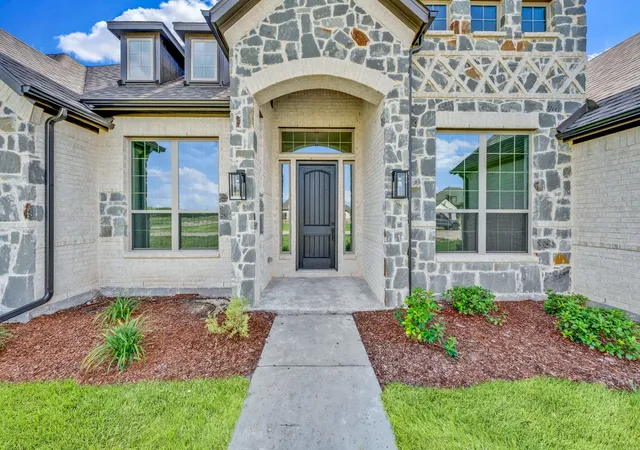 Photo 3 of Single family home for sale at 8340 Magnolia Ct, Greenville, TX 75402 | MLS# 21203080 | Listing updated on 2026-09-03