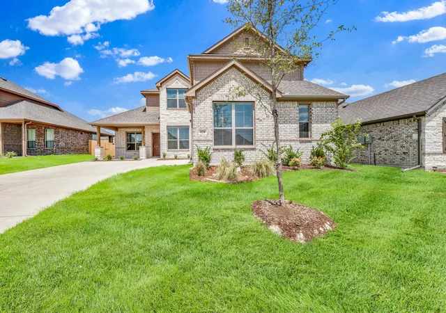 Photo 2 of Single family home for sale at 424 Maltese, Red Oak, TX 75154 | MLS# 21203092 | Listing updated on 2026-09-03
