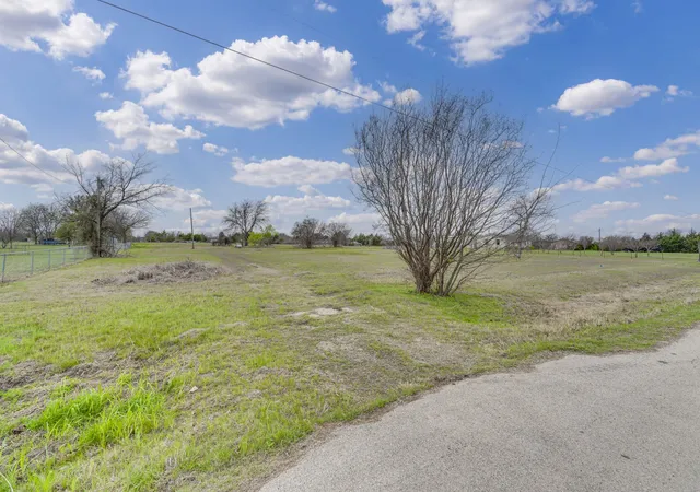 Photo 3 of Land for sale at 1836 Sunlit Ct, Midlothian, TX 76065 | MLS# 21199832 | Listing updated on 2026-09-04
