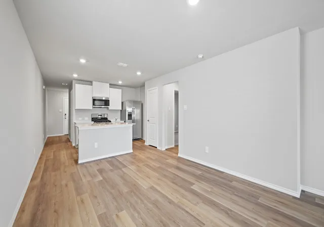 Photo 3 of Single family home for sale at 4232 Woodhill Bend Dr, Fort Worth, TX 76036 | MLS# 21199522 | Listing updated on 2026-09-23