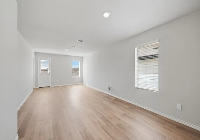 Photo 3 of Single family home for sale at 4232 Woodhill Bend Dr, Fort Worth, TX 76036 | MLS# 21199522 | Listing updated on 2026-09-23