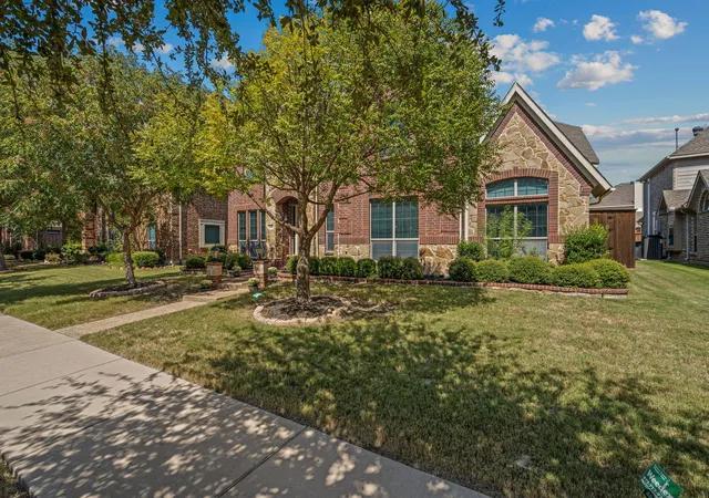 Photo 2 of Sale Pending at 3360 Country Glen Trl, Frisco, TX 75034 | MLS# 21202816 | Listing updated on 2026-09-24