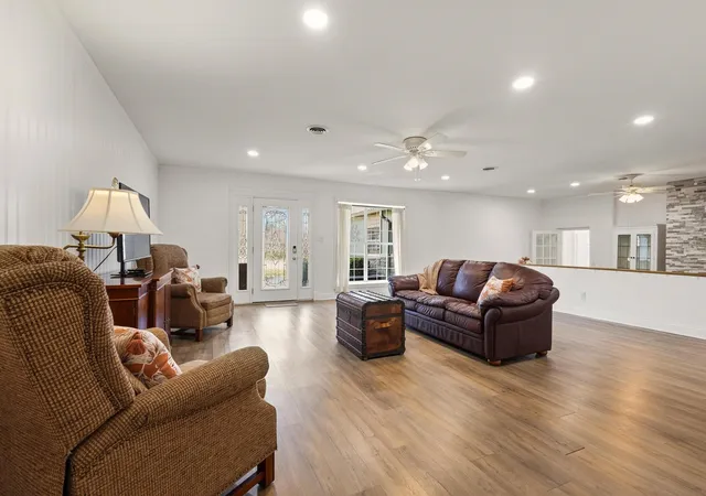 Homes for sale in Pottsboro, TX | 1053 Paradise Cove Rd, Pottsboro, TX 75076 | MLS# 21198462