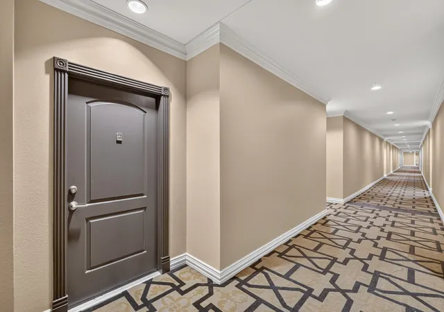 Listing Photo 4 - Condo for sale in building located at 3225 Turtle Creek Blvd, Dallas, TX 75219 - Unit #1528