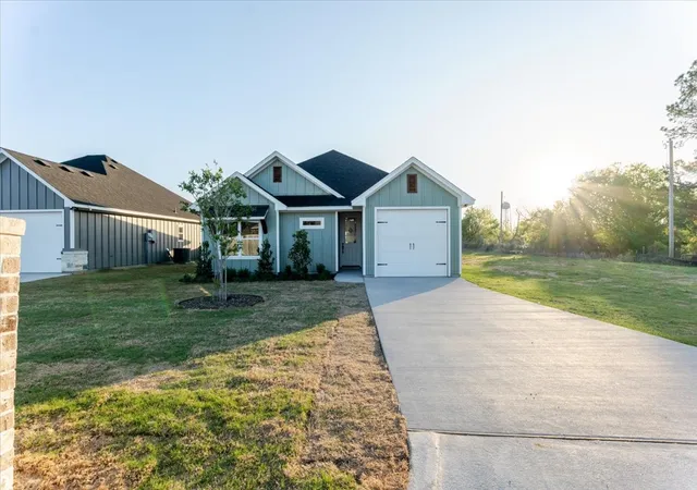 Homes for sale in Tolar, TX | 9209 Parkview Cir, Tolar, TX 76476 | MLS# 21203448