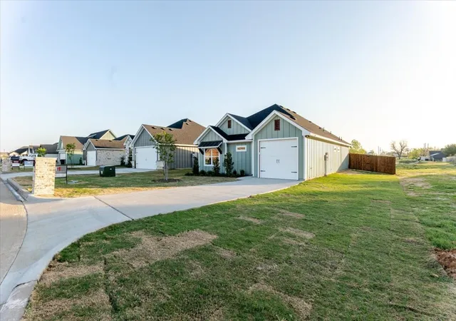 Homes for sale in Tolar, TX | 9209 Parkview Cir, Tolar, TX 76476 | MLS# 21203448
