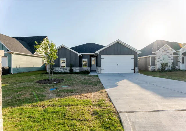 Homes for sale in Tolar, TX | 9213 Parkview Cir, Tolar, TX 76476 | MLS# 21203451