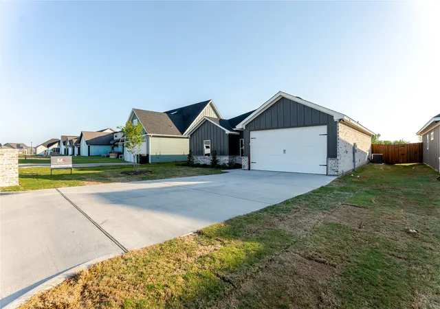 Homes for sale in Tolar, TX | 9213 Parkview Cir, Tolar, TX 76476 | MLS# 21203451