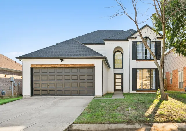 Homes for sale in Lake Dallas, TX | 808 Lake Bridge Dr, Lake Dallas, TX 75065 | MLS# 21195859