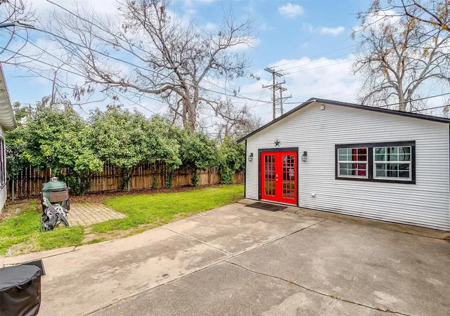 Photo 37 of Single family home for sale at 3705 Collinwood Ave, Fort Worth, TX 76107 | MLS# 21203474 | Listing updated on 2026-08-29