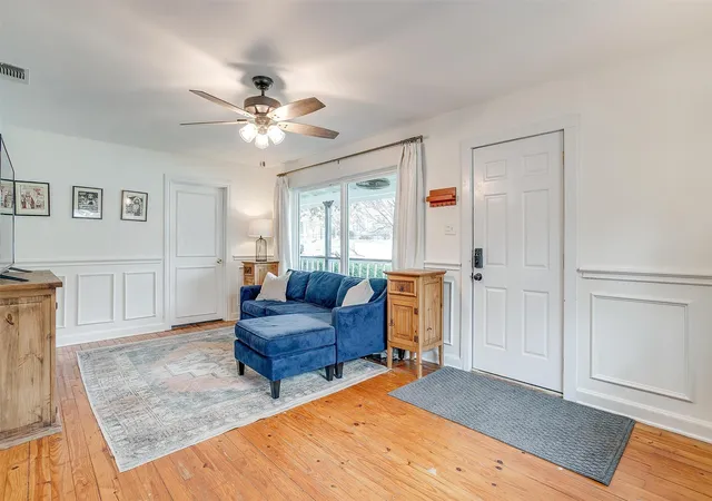 Photo 2 of Single family home for sale at 3705 Collinwood Ave, Fort Worth, TX 76107 | MLS# 21203474 | Listing updated on 2026-08-29