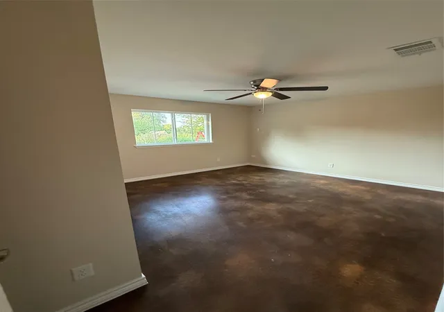 Photo 4 of Single family home for sale at 1710 E Avenue J, Lampasas, TX 76550 | MLS# 21203587 | Listing updated on 2026-07-18