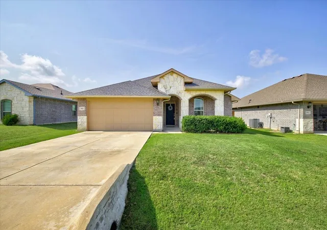 Homes for sale in Mabank, TX | 515 Cottage Row, Mabank, TX 75156 | MLS# 21203702