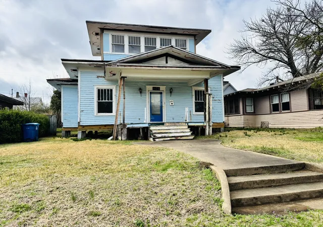 Homes for sale in Denison, TX | 624 W Gandy St, Denison, TX 75020 | MLS# 21203731