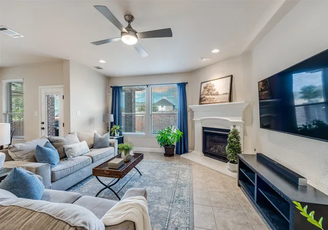 Photo 2 of Single family home for sale at 1113 Summer Ln, Mc Kinney, TX 75071 | MLS# 21203664 | Listing updated on 2026-07-11