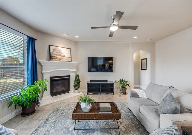 Photo 3 of Single family home for sale at 1113 Summer Ln, Mc Kinney, TX 75071 | MLS# 21203664 | Listing updated on 2026-07-11