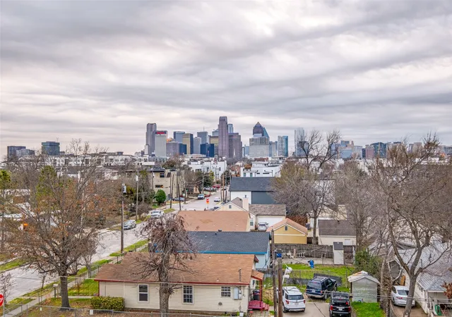 Homes for sale in Dallas, TX | 4407 Munger Avenue, Dallas, TX 75204 | Houzeo