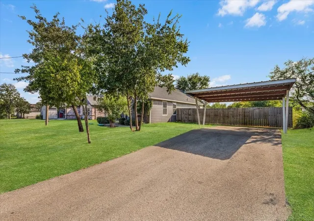 Homes for sale in Granbury, TX | 5630 Mesa Loop, Granbury, TX 76048 | MLS# 21203940
